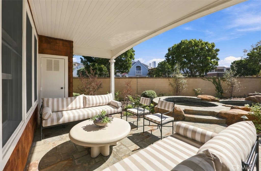1 Cape Danbury
