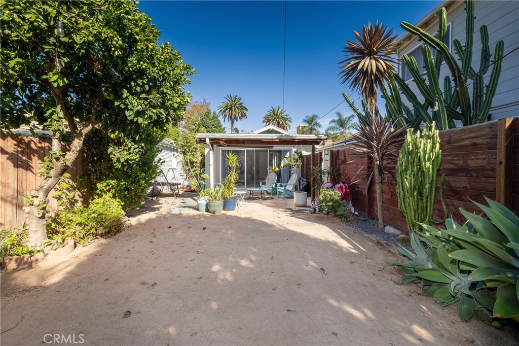 387 Coronado