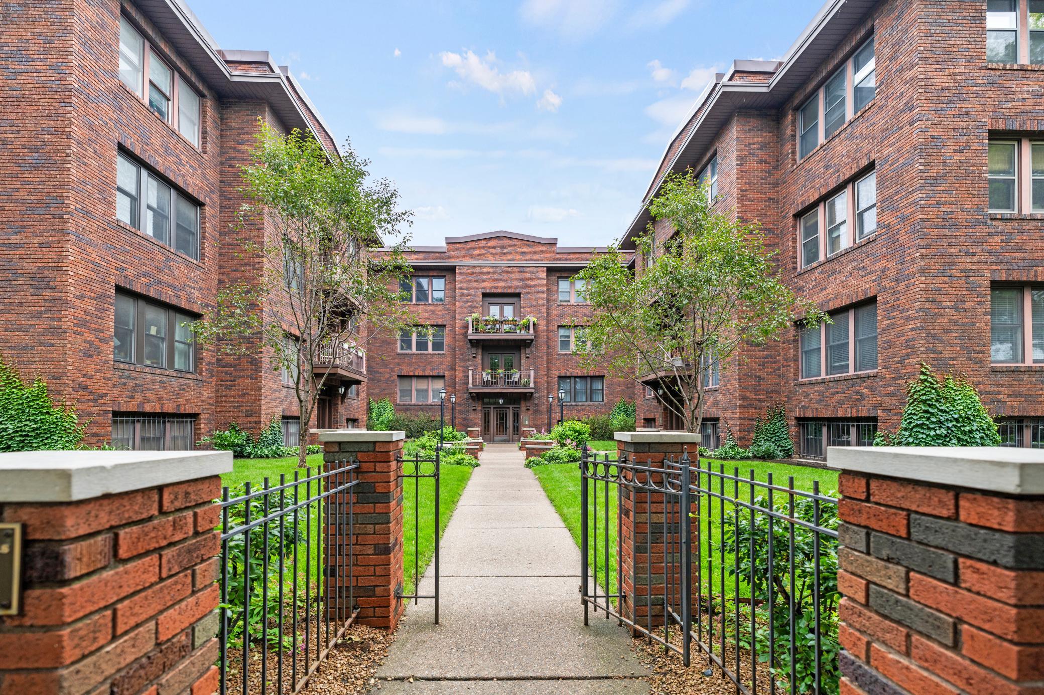713 Portland Avenue Unit: 102