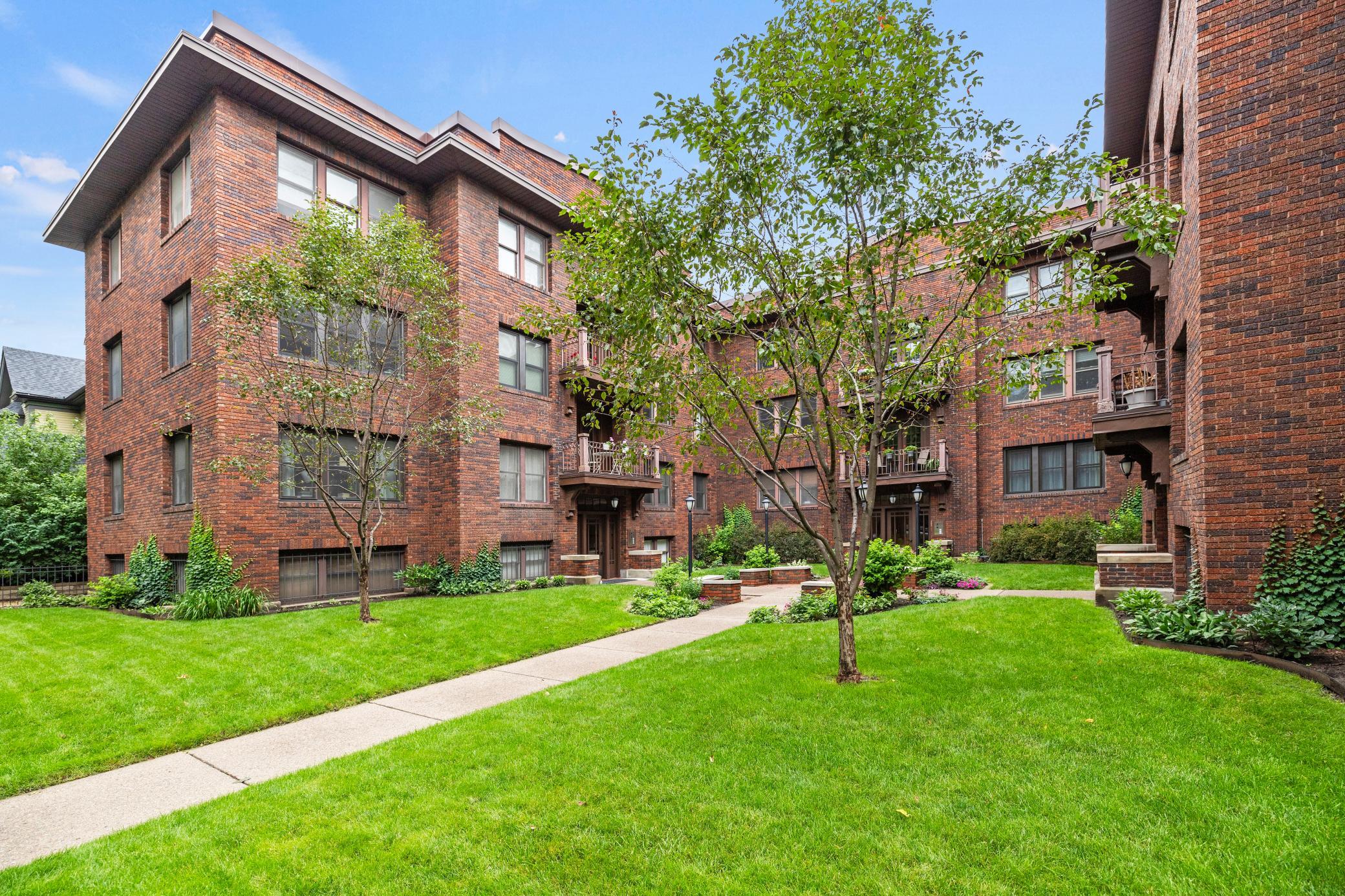 713 Portland Avenue Unit: 102