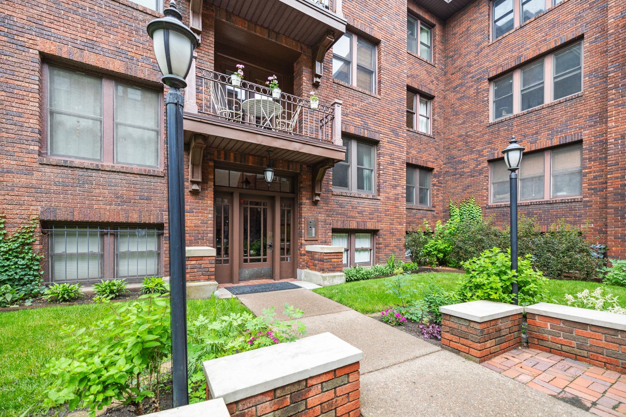 713 Portland Avenue Unit: 102