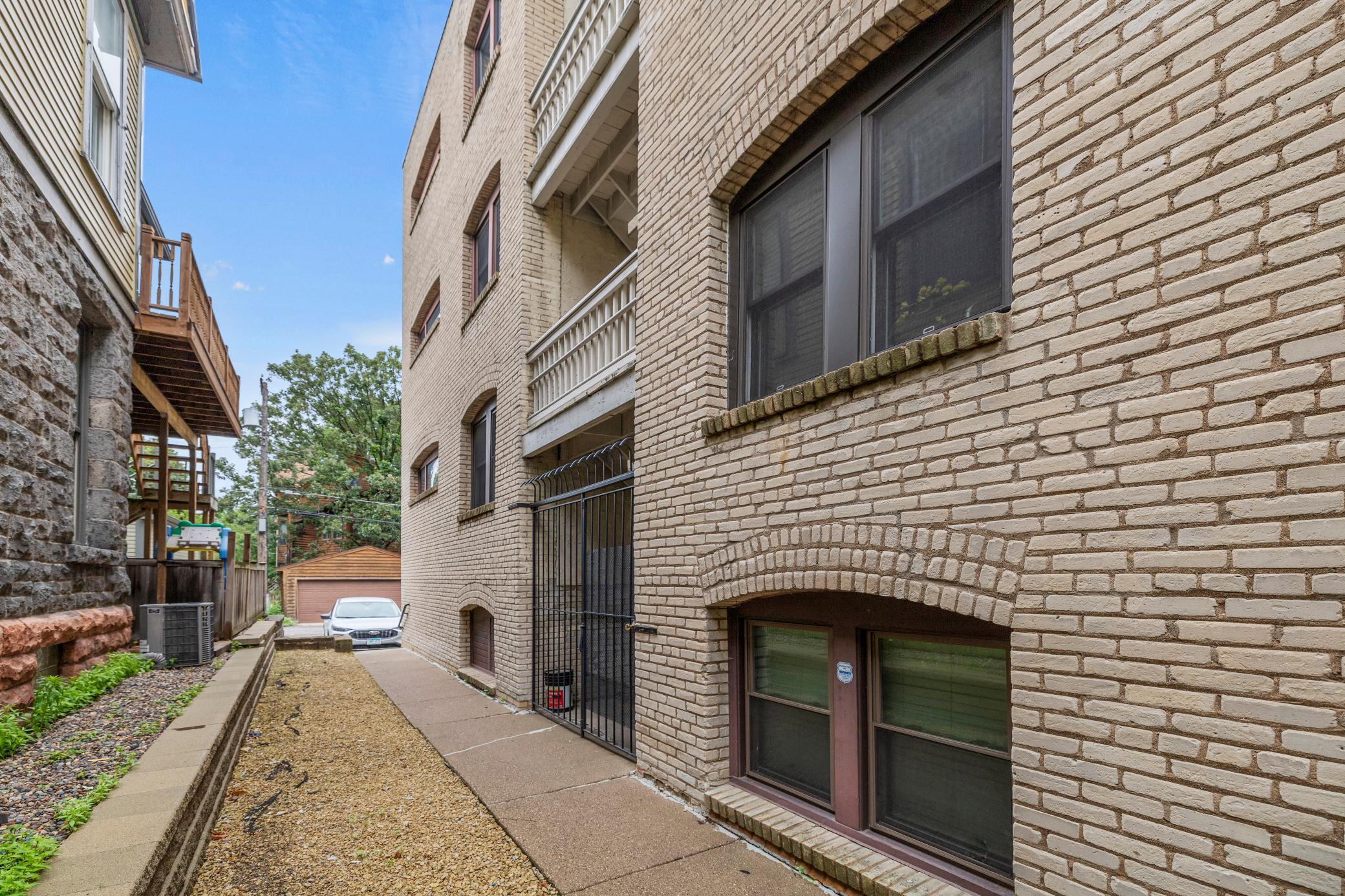 713 Portland Avenue Unit: 102