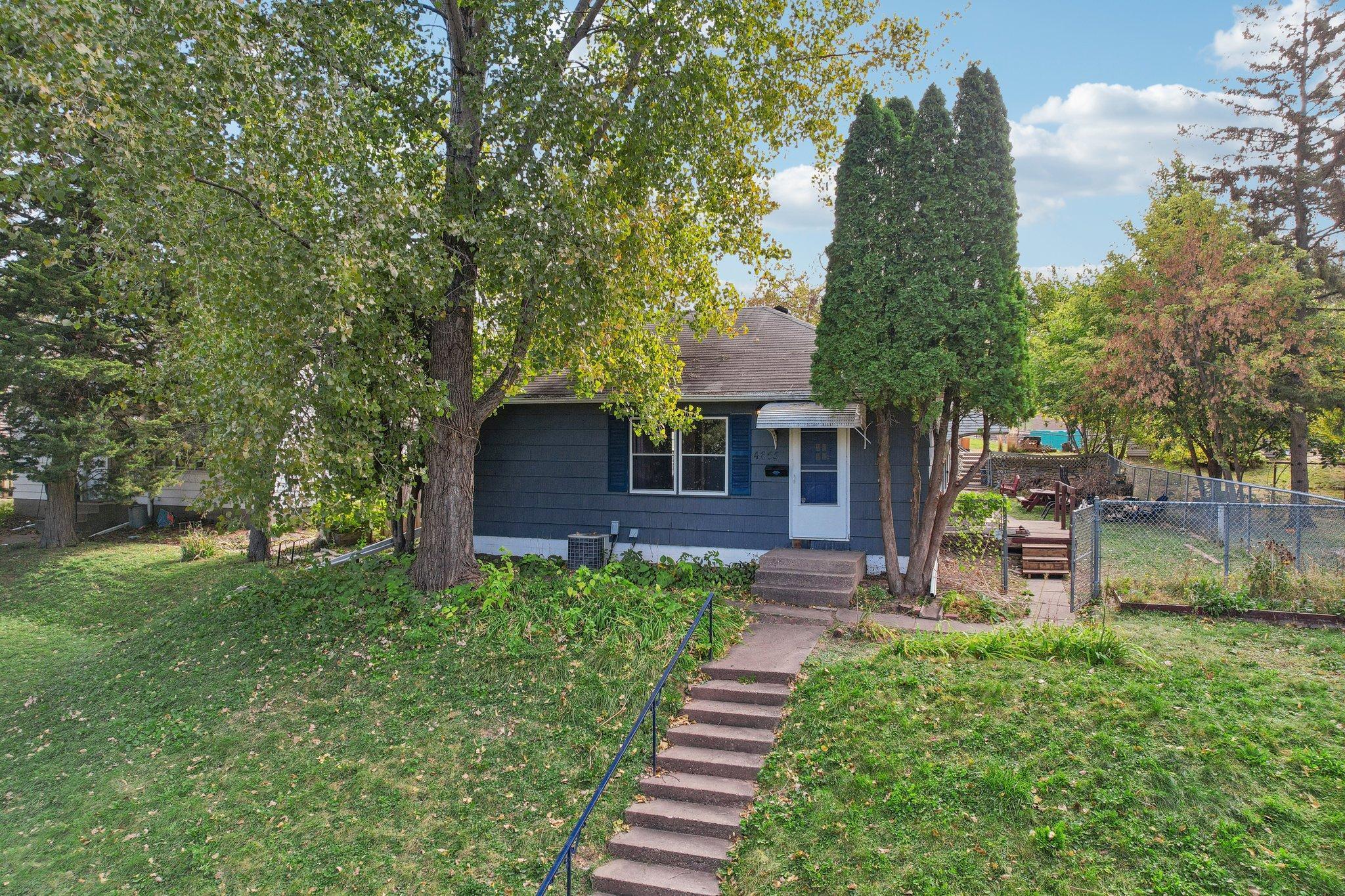 4655 Upland Crest NE