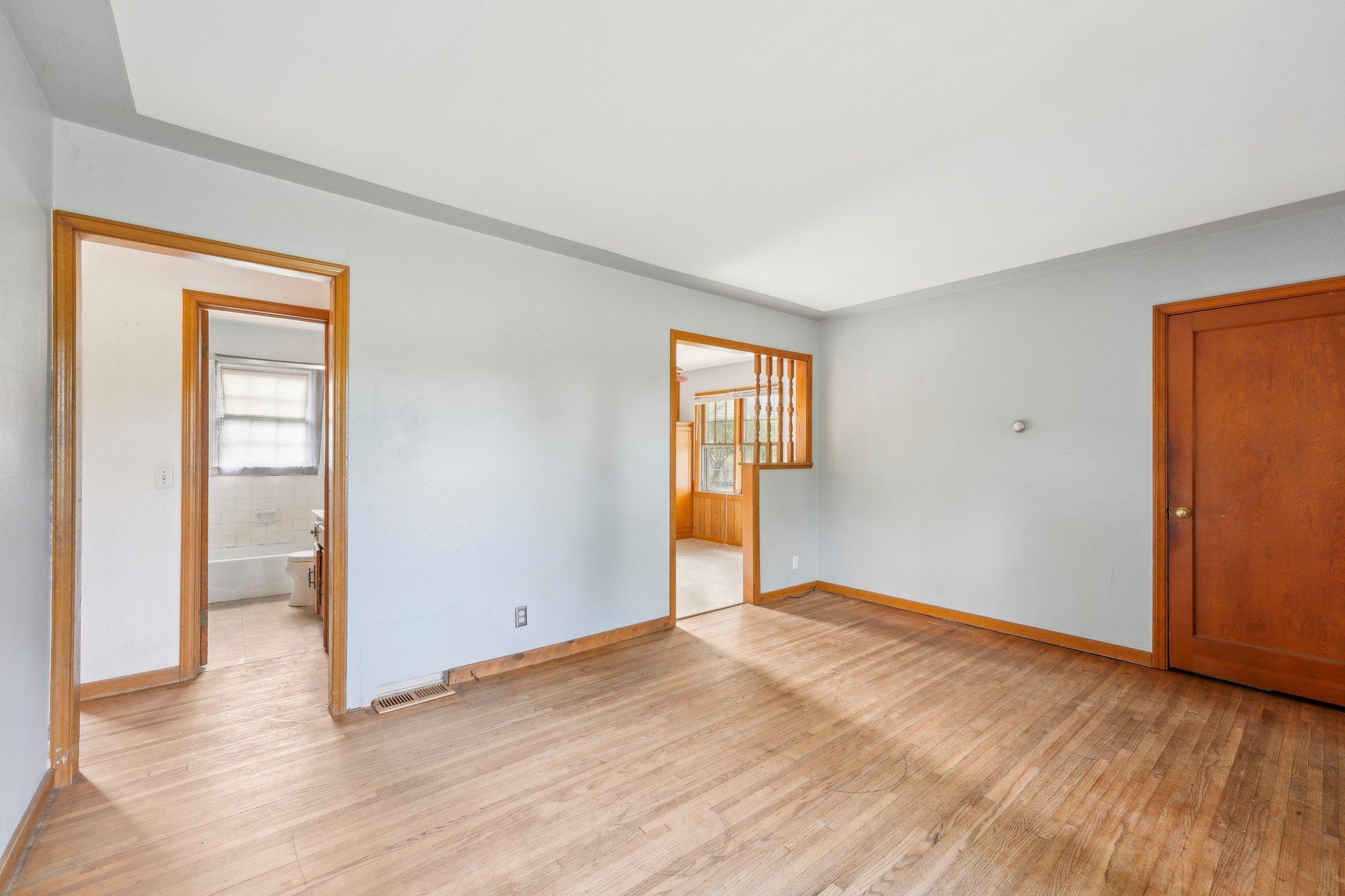 4655 Upland Crest NE