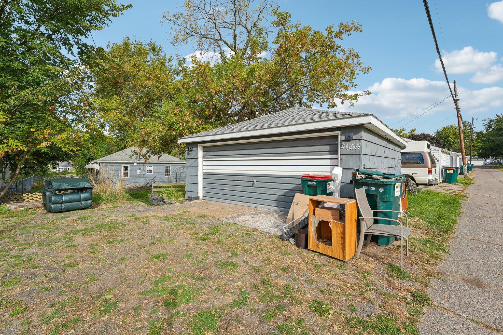 4655 Upland Crest NE