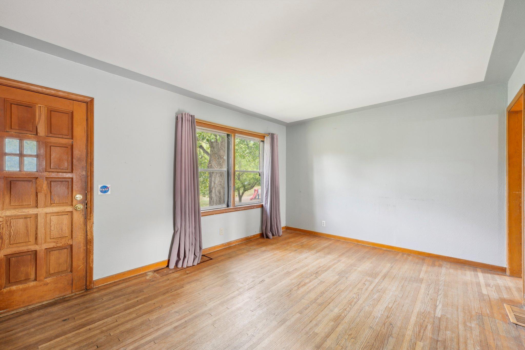 4655 Upland Crest NE