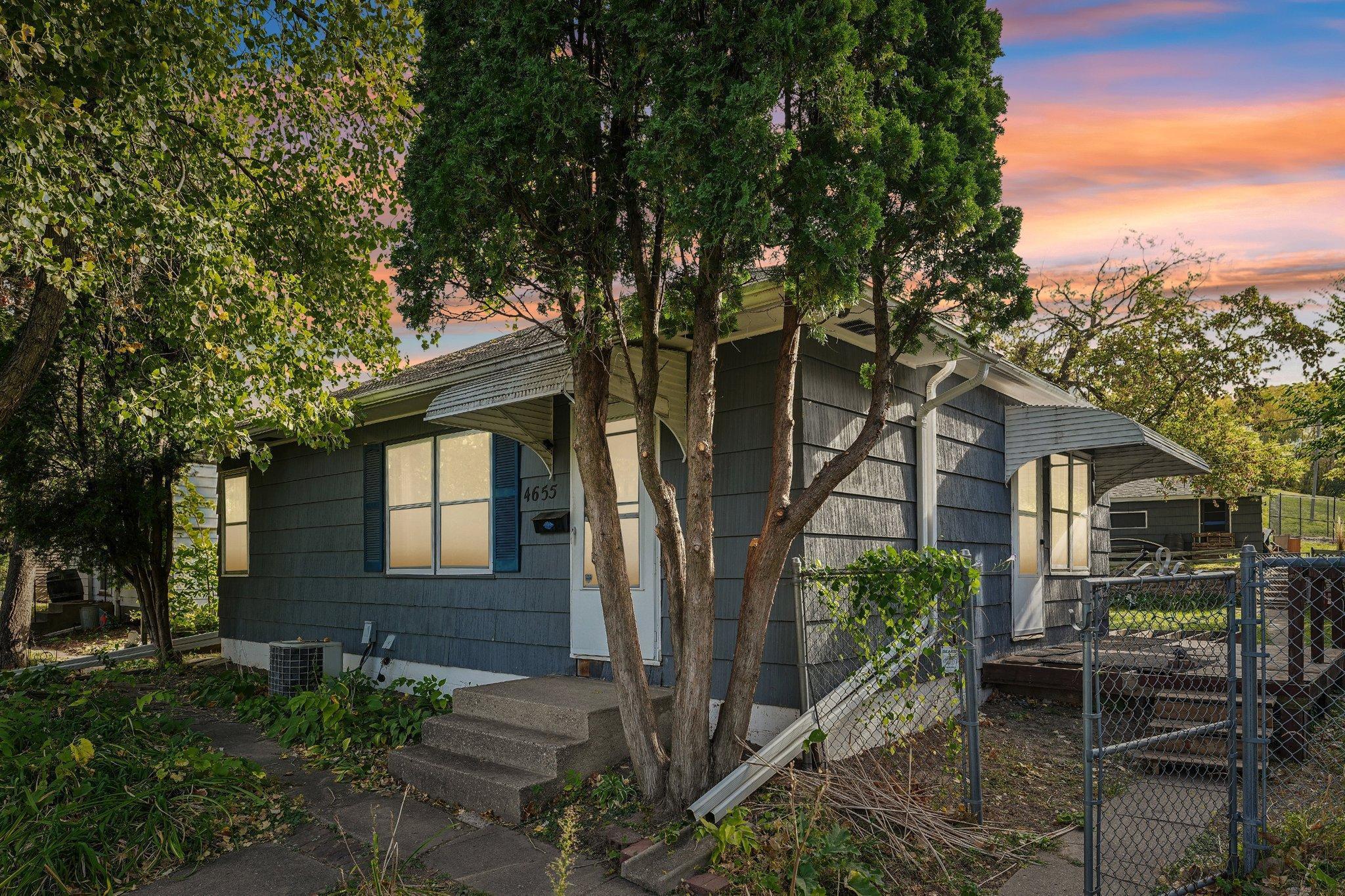 4655 Upland Crest NE