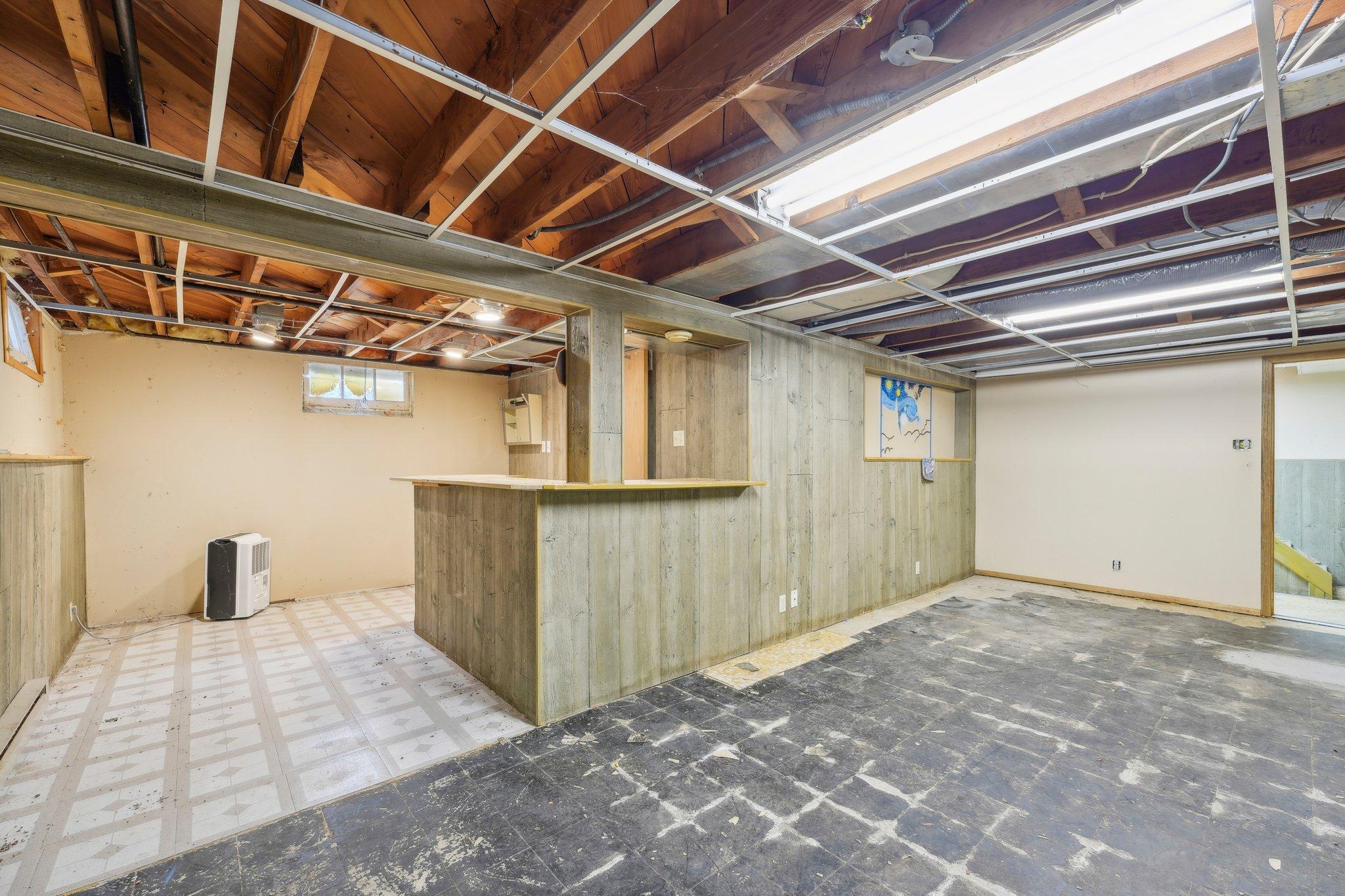 4655 Upland Crest NE