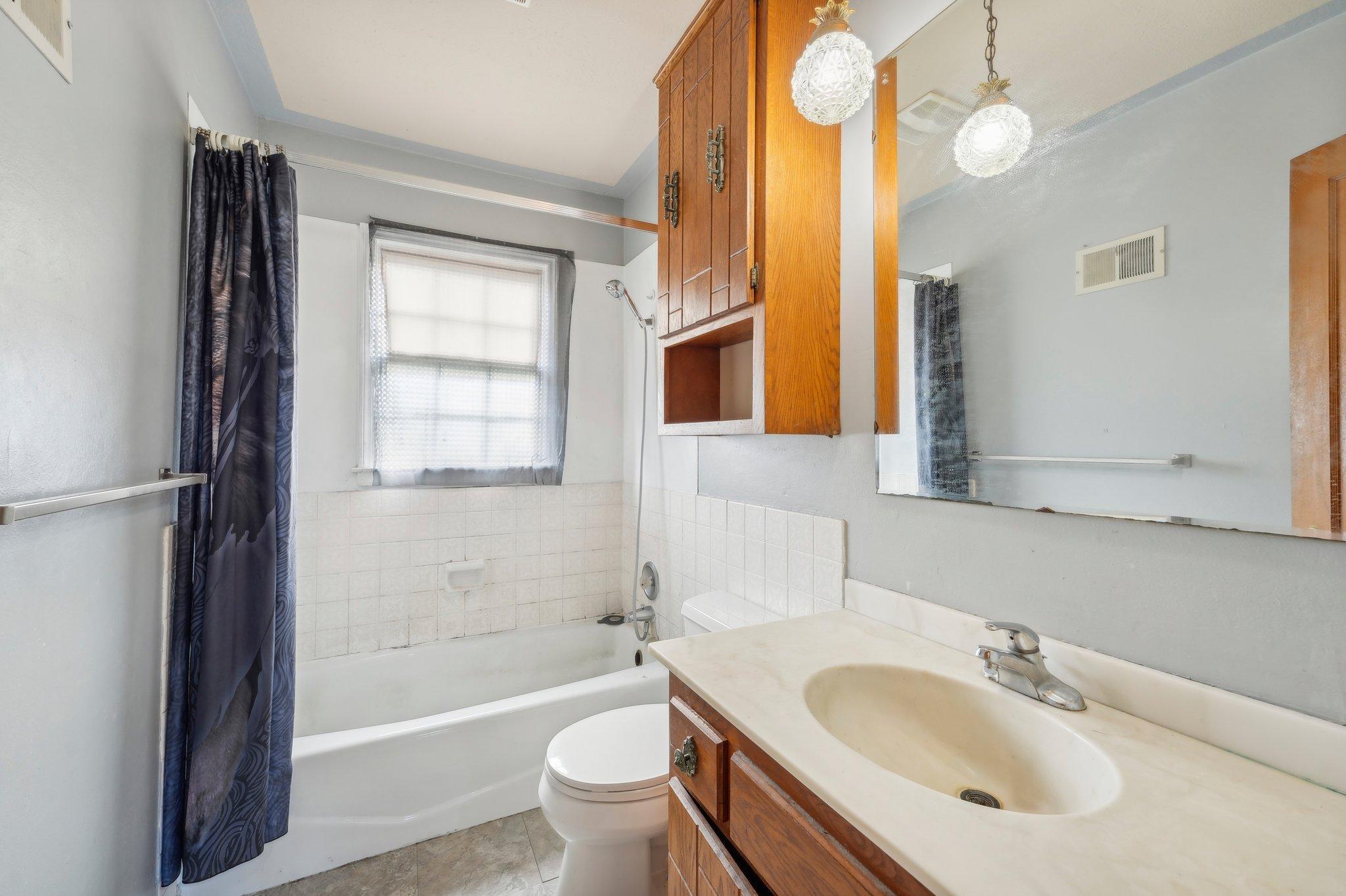 4655 Upland Crest NE