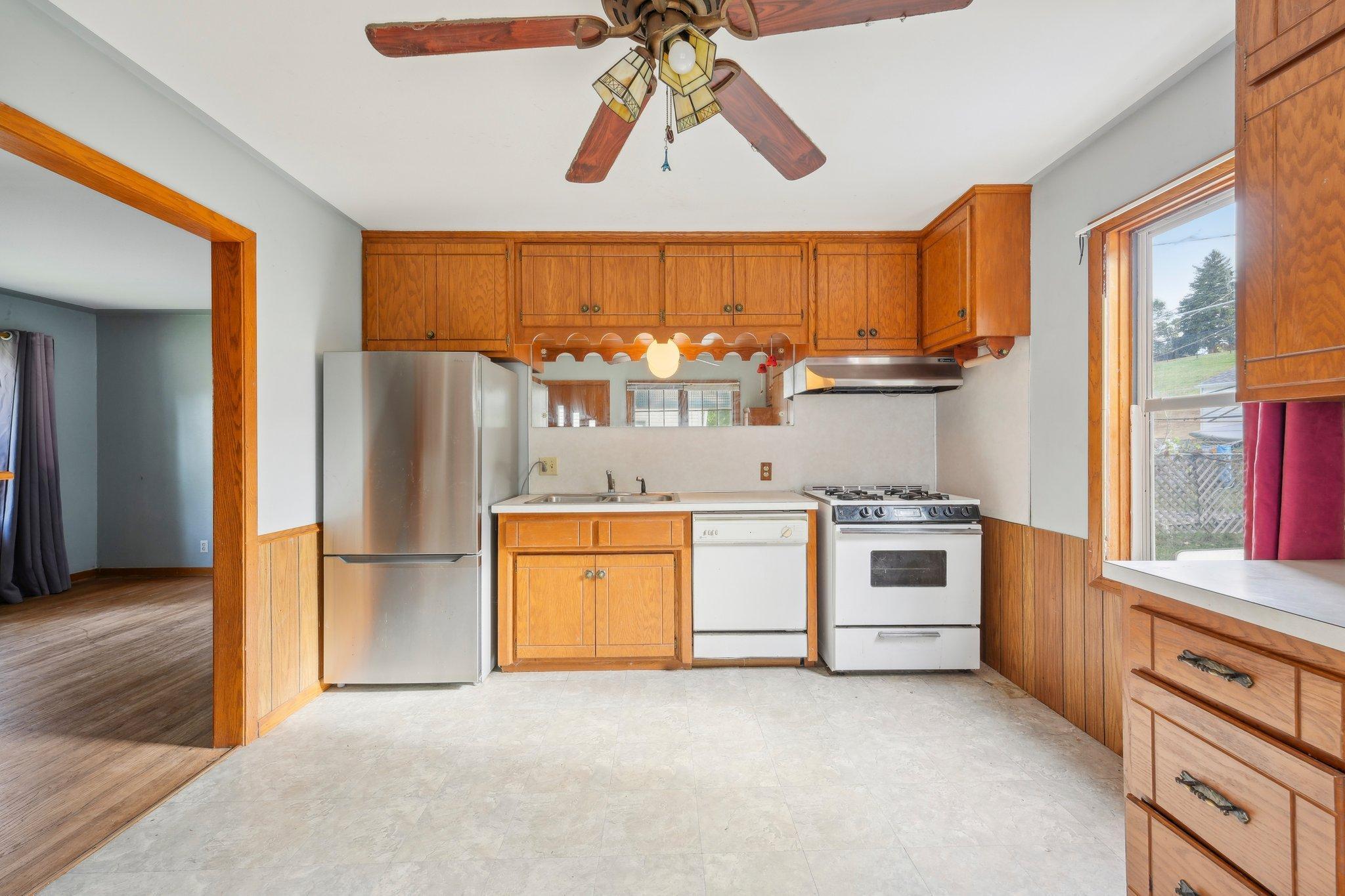 4655 Upland Crest NE