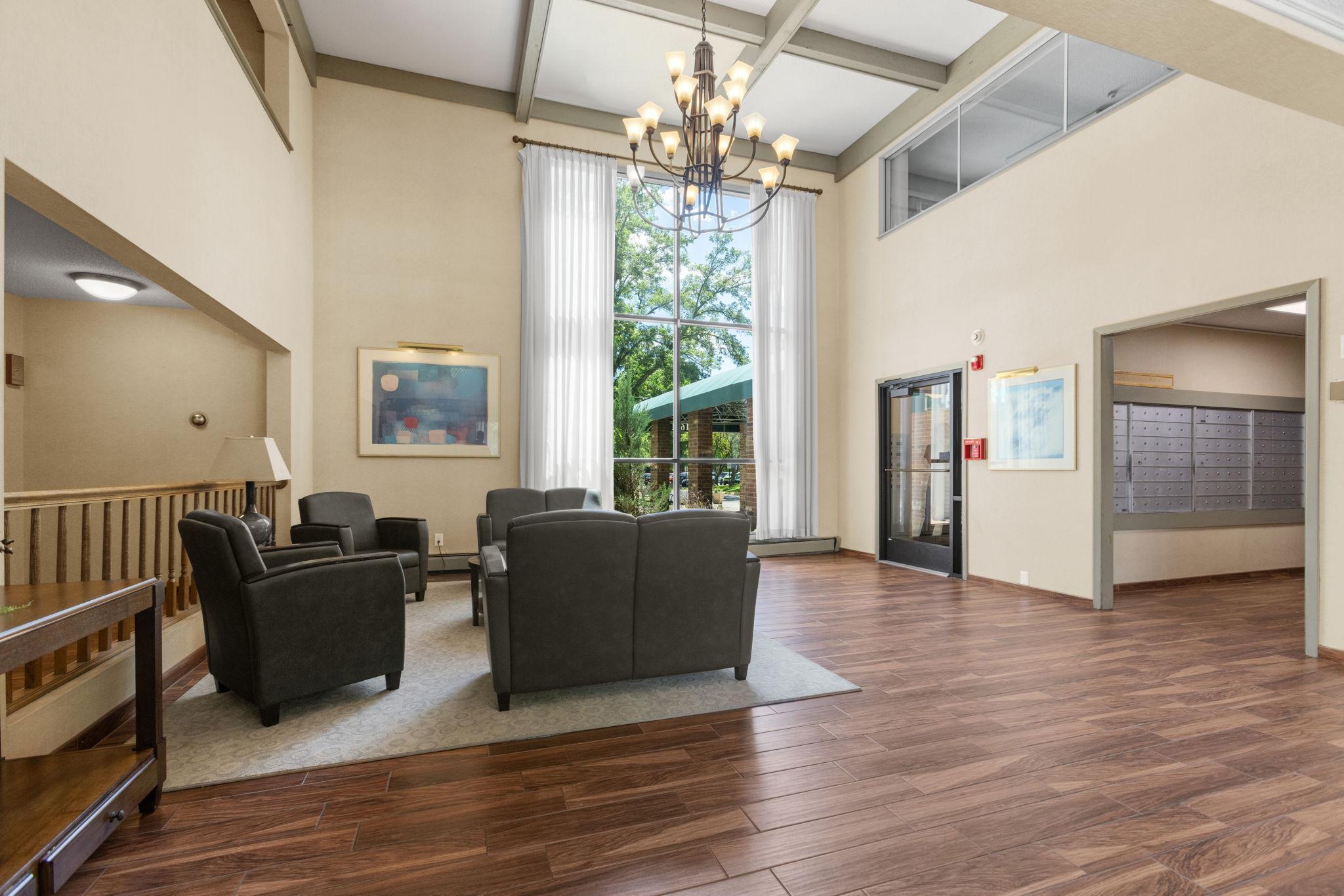 1601 N Innsbruck Drive Unit: 353