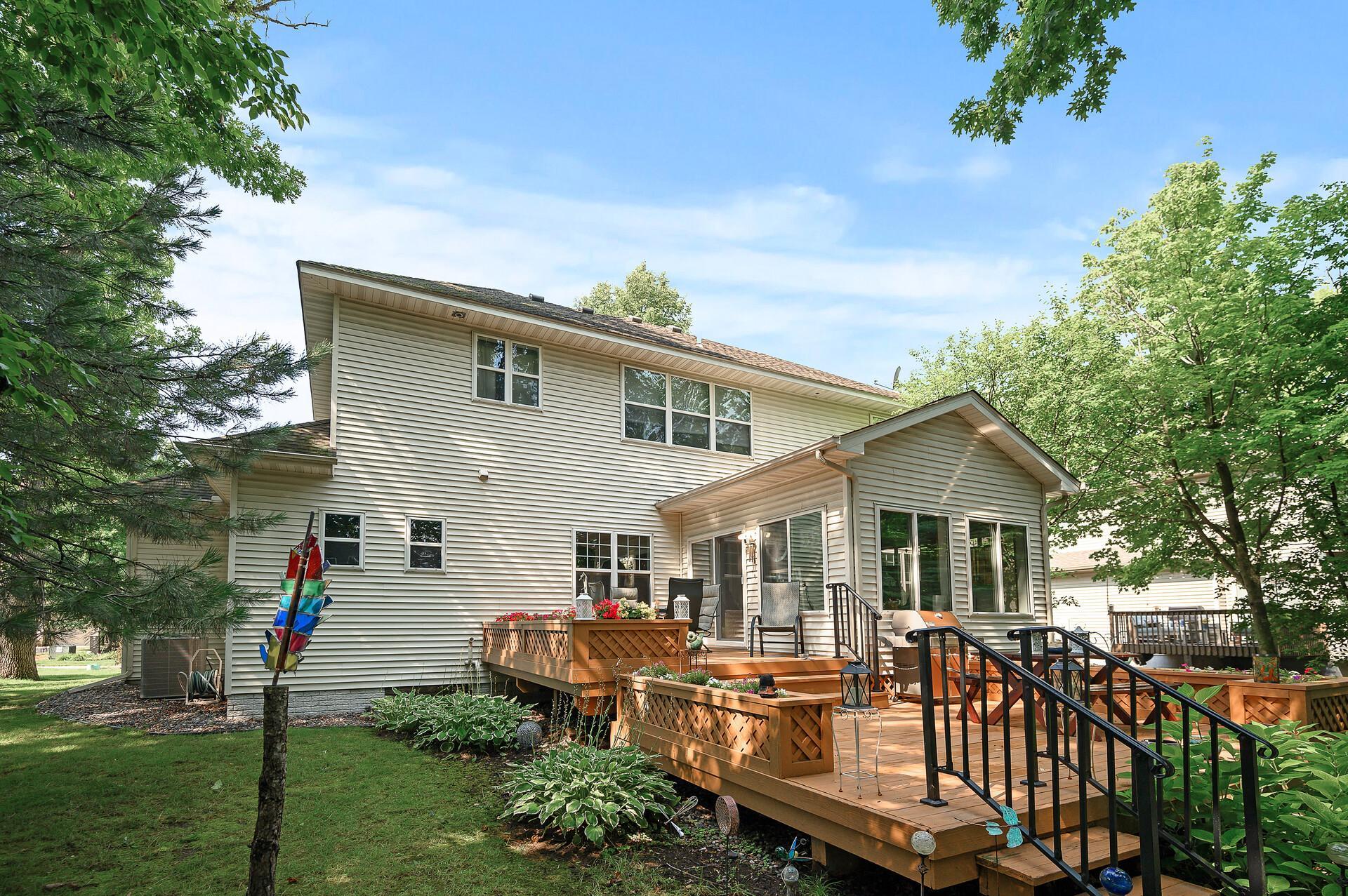 10426 Hidden Oaks Lane N