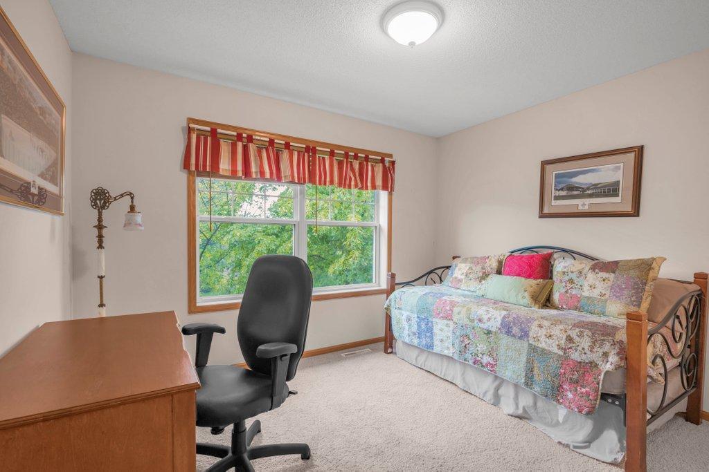 10426 Hidden Oaks Lane N