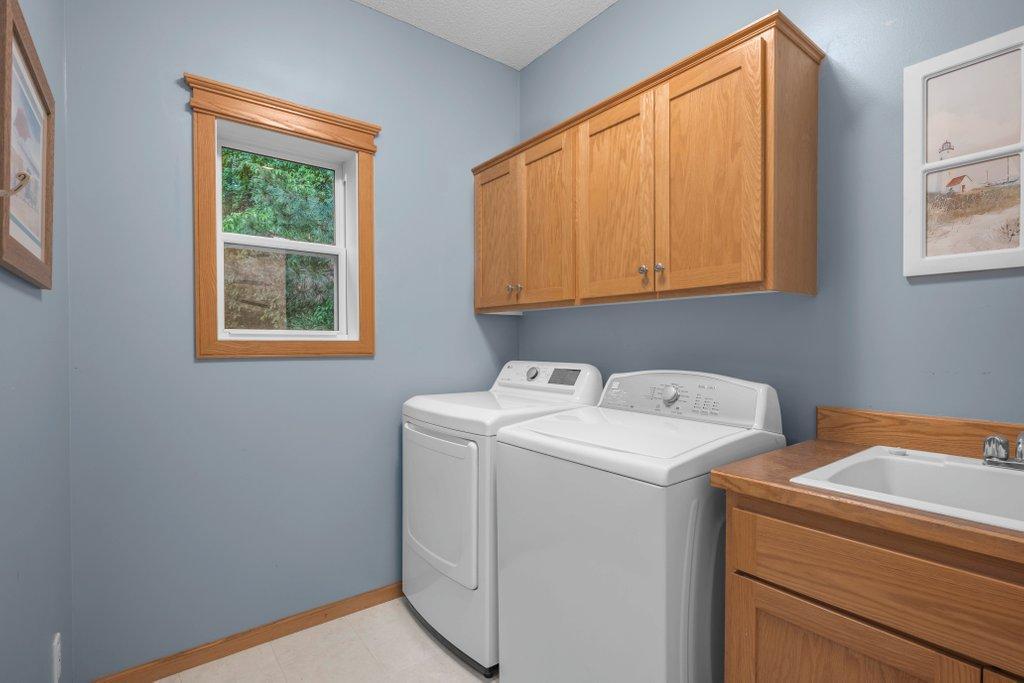 10426 Hidden Oaks Lane N