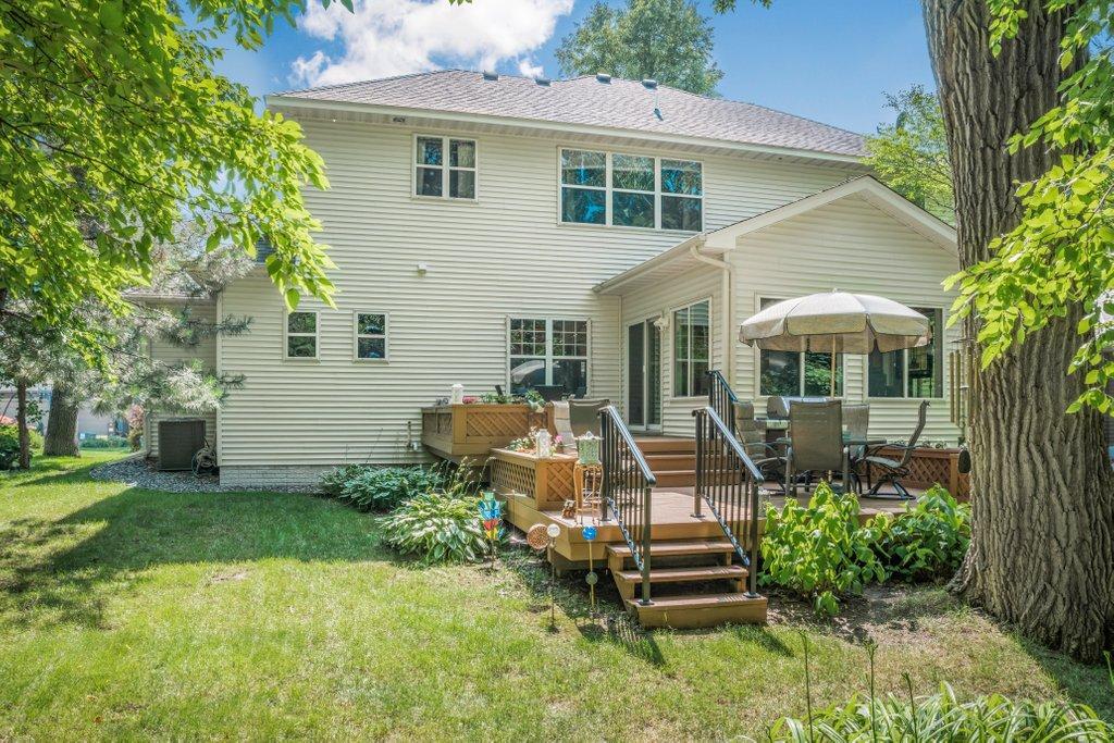 10426 Hidden Oaks Lane N