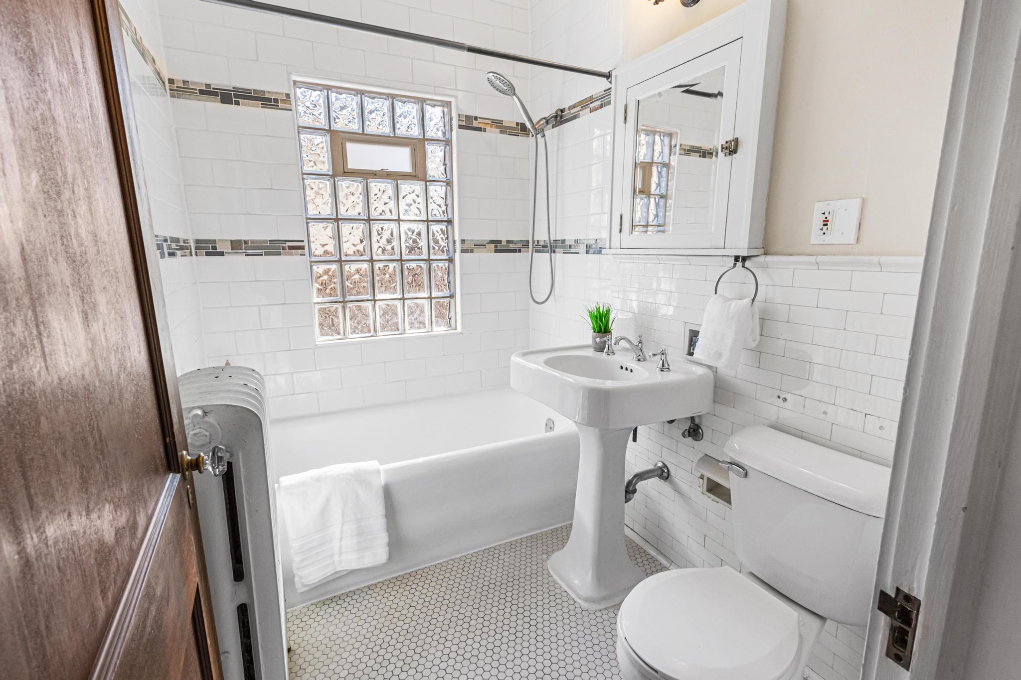 5000 Newton Avenue S