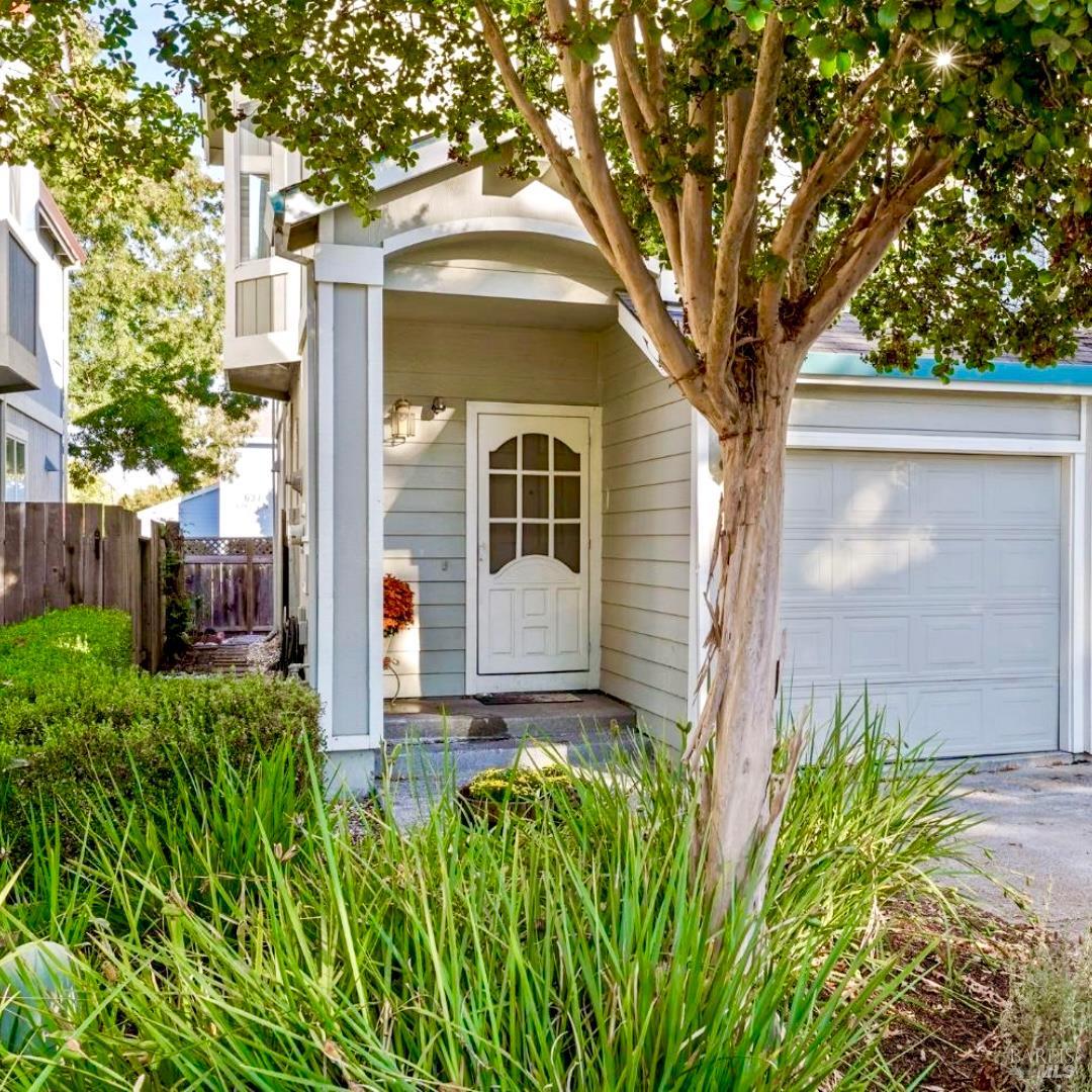 686 Santa Ana Circle