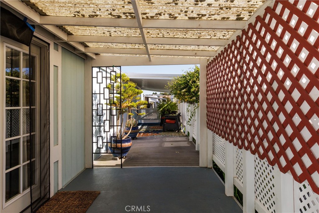 2400 Cienaga Street 33