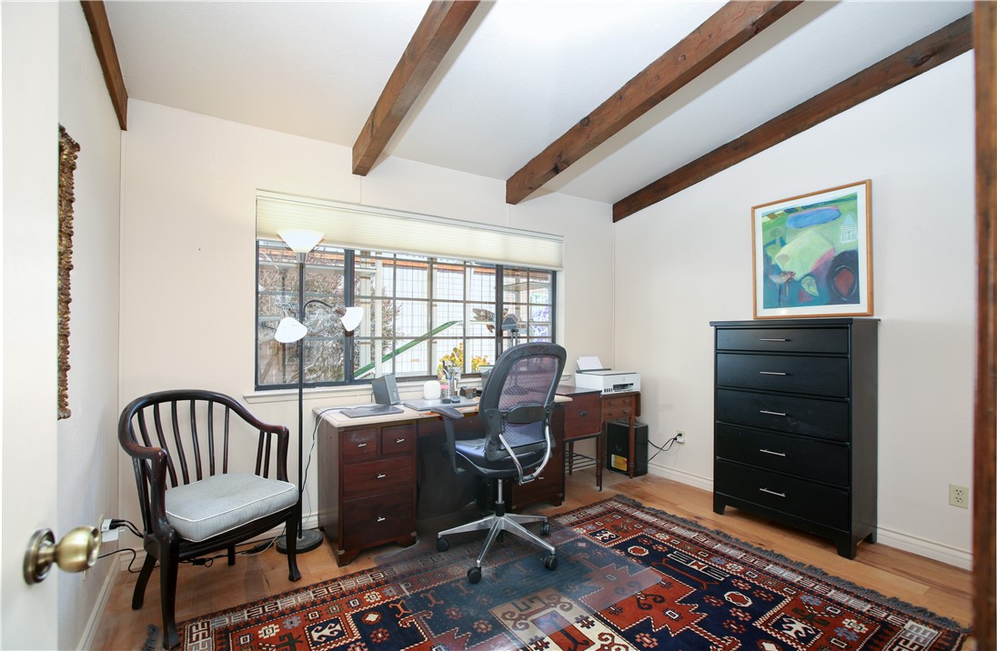 1005 Robin Circle