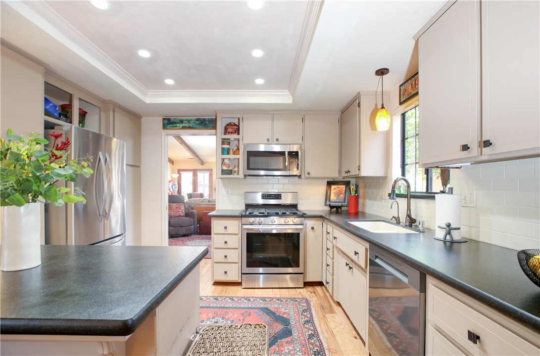 1005 Robin Circle