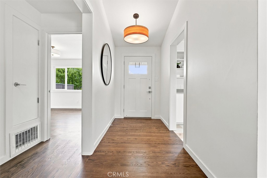 828 Willow