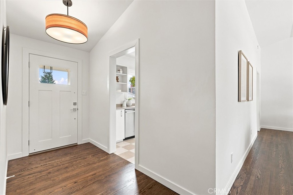 828 Willow