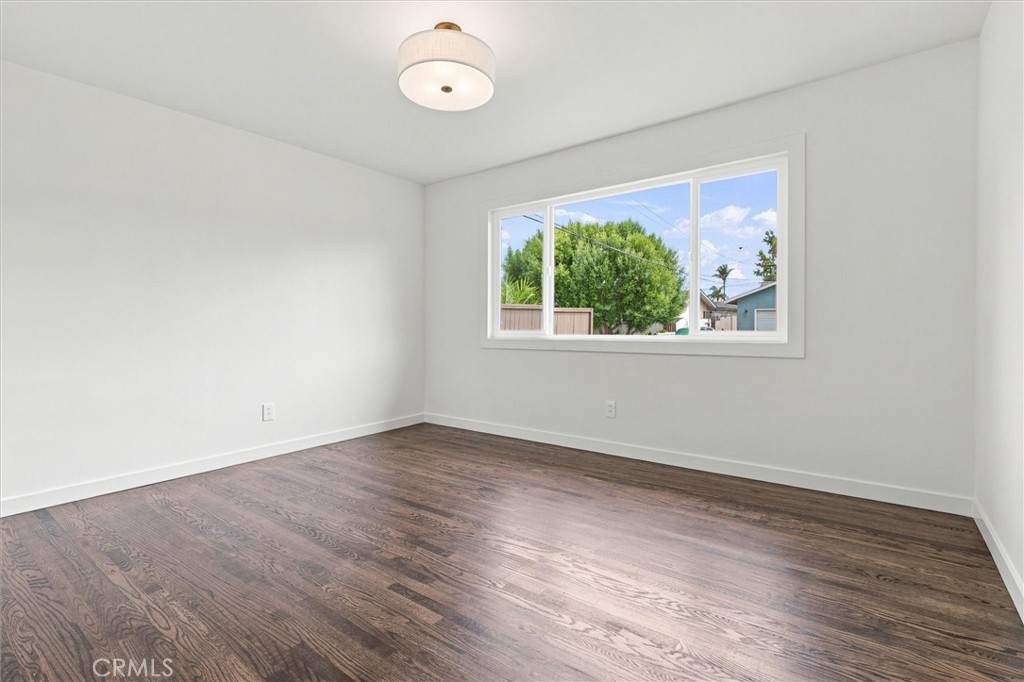 828 Willow