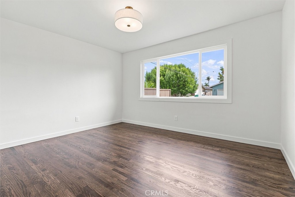 828 Willow