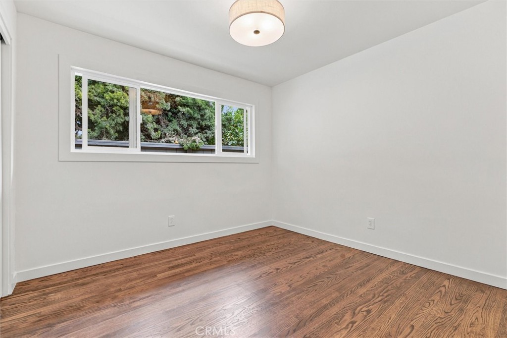 828 Willow