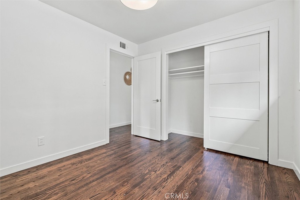 828 Willow