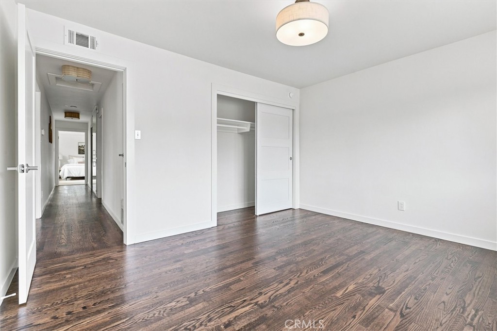828 Willow