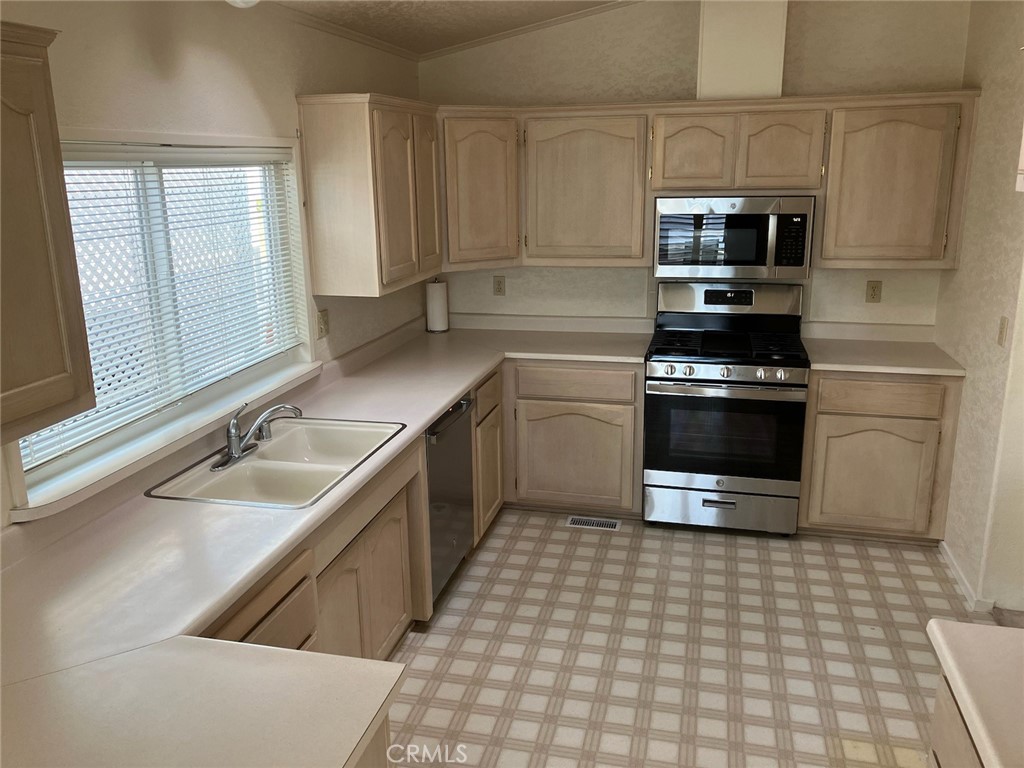 140 S Dolliver Street 49