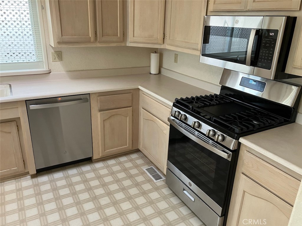 140 S Dolliver Street 49