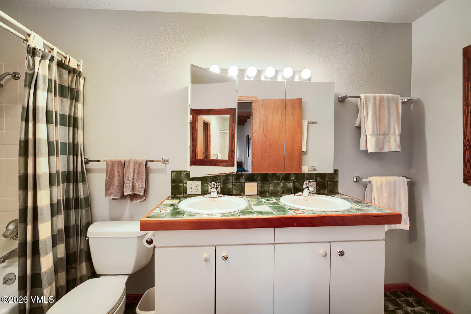 128 Beaver Road East