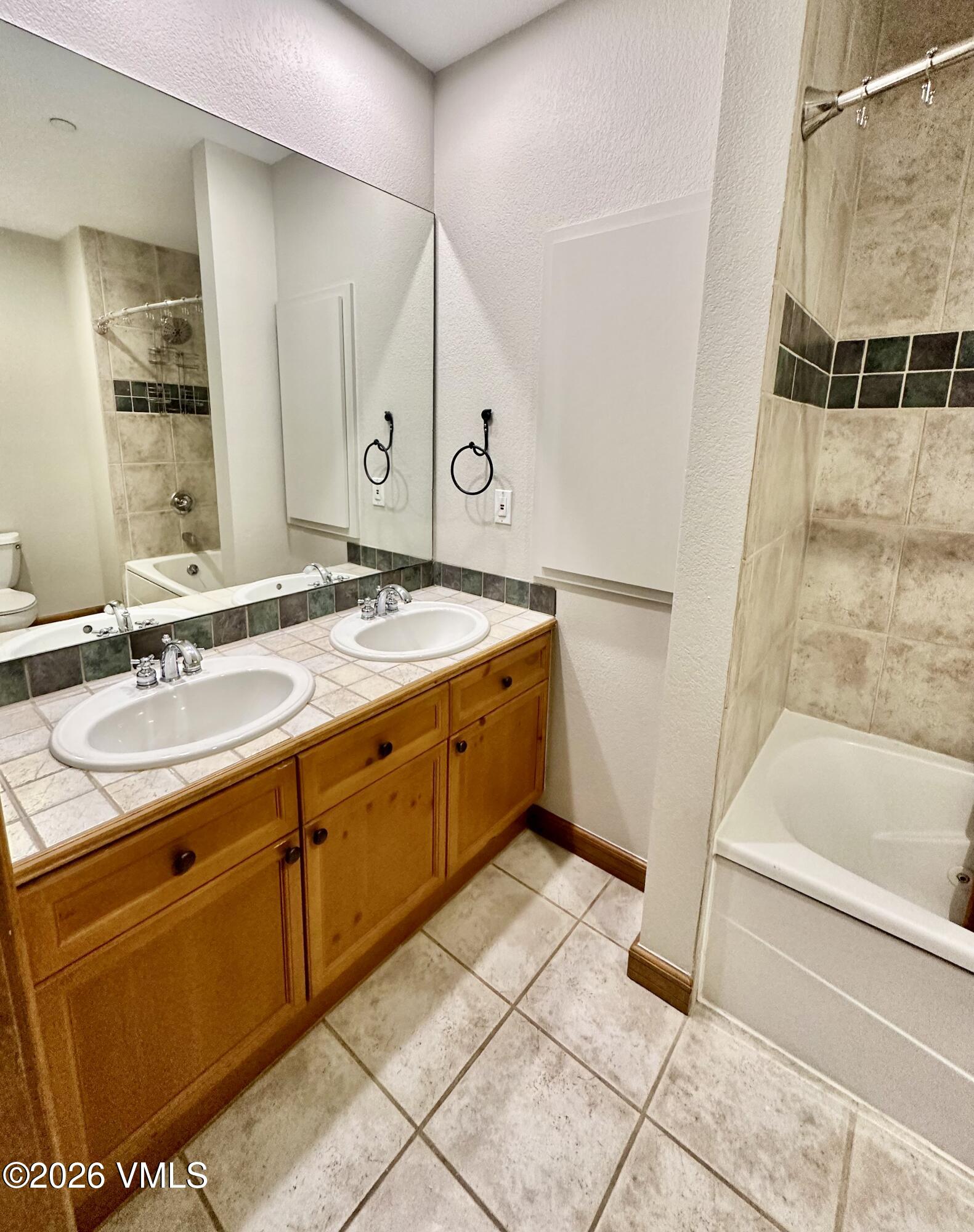 240 Chapel Place # BR309