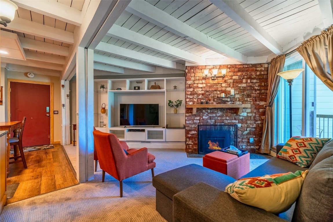 2100 Lodge Pole Circle Unit: 101