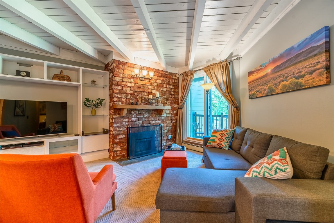 2100 Lodge Pole Circle Unit: 101