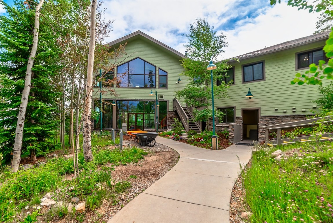 2100 Lodge Pole Circle Unit: 101