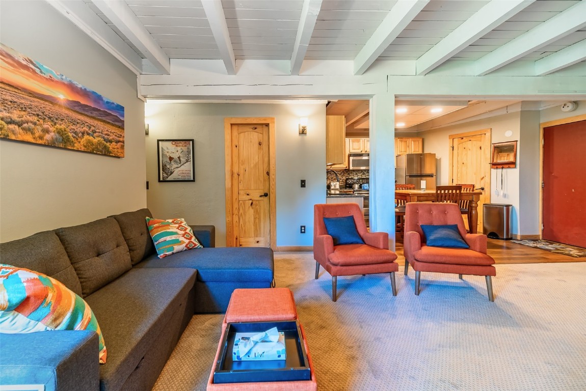 2100 Lodge Pole Circle Unit: 101