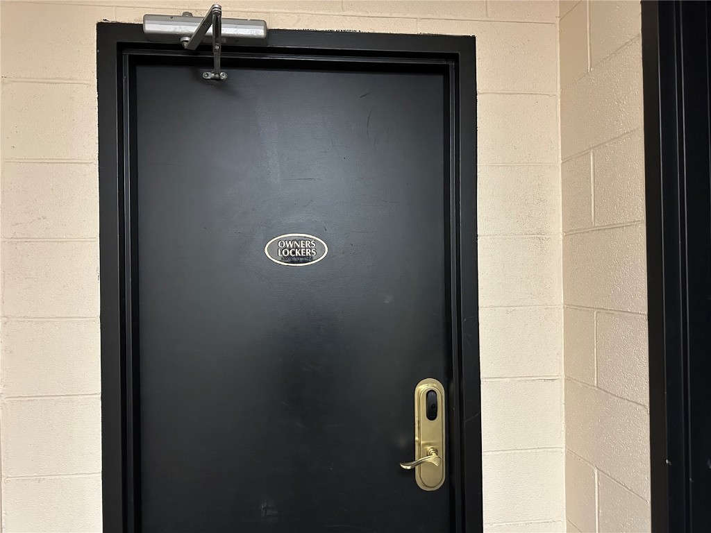 172 Beeler PLACE 102-D