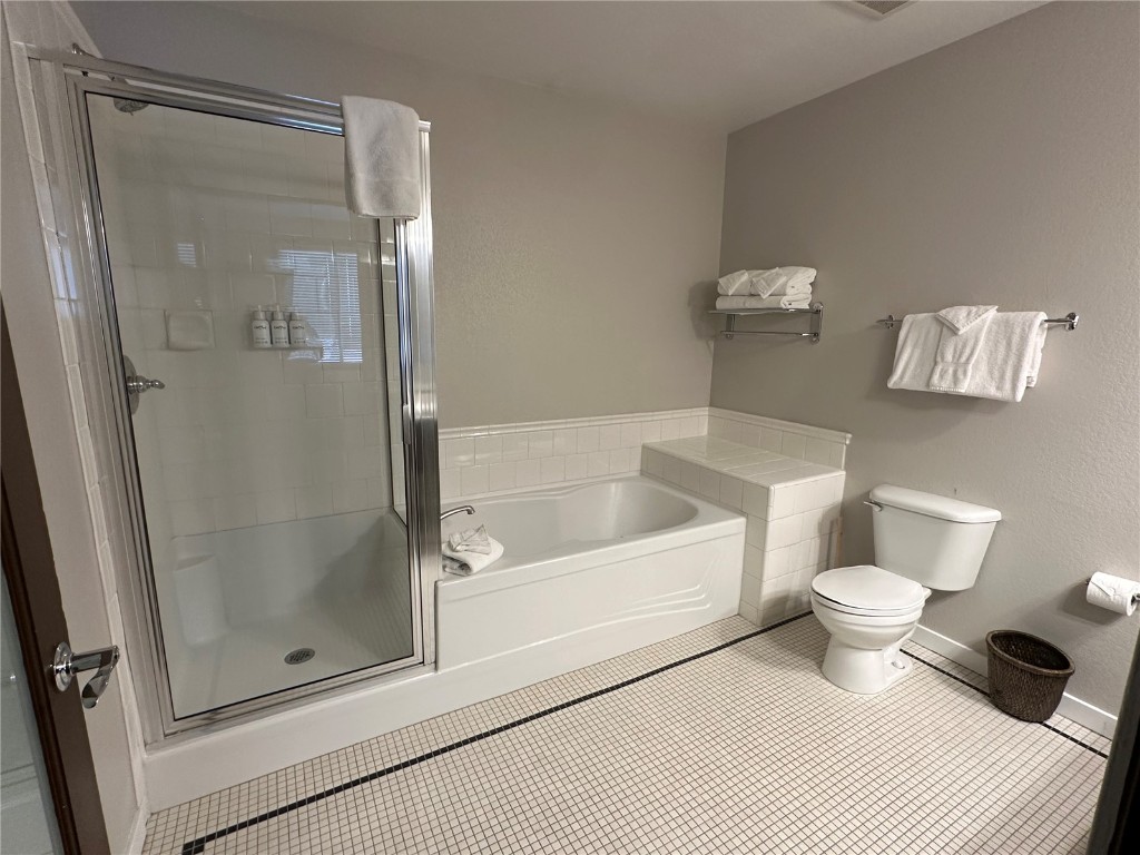 172 Beeler PLACE 102-D