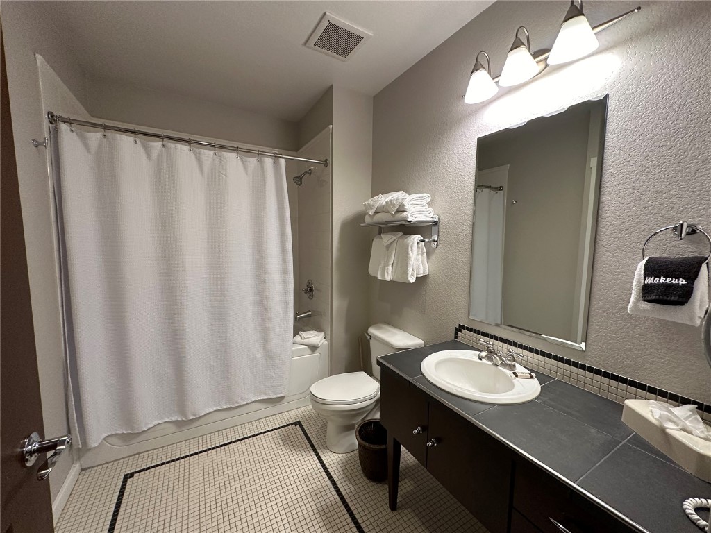 172 Beeler PLACE 102-D