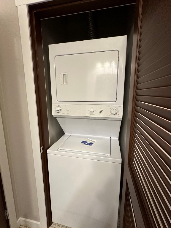 172 Beeler PLACE 102-D