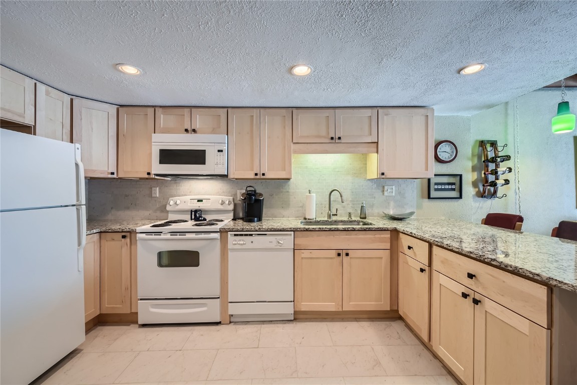 4200 Lodge Pole CIRCLE G4