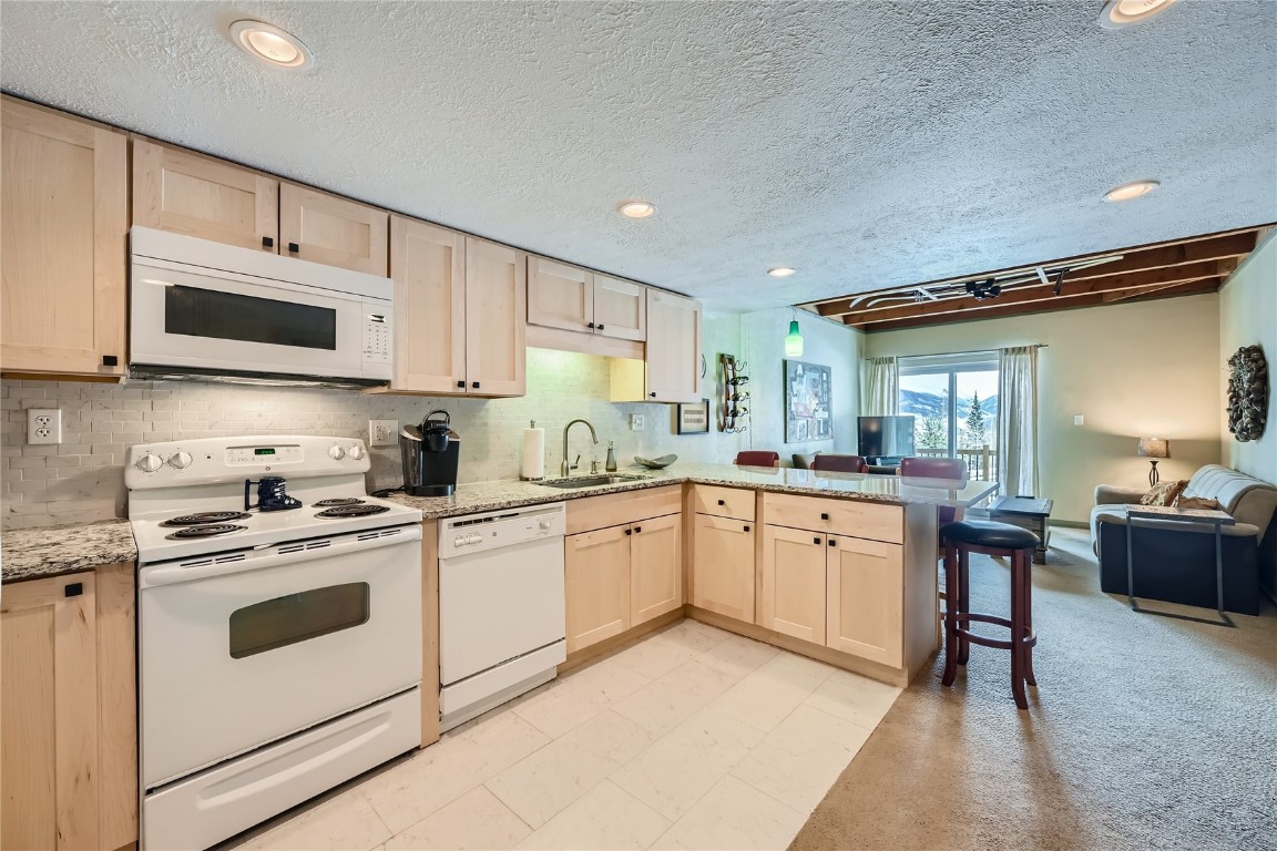 4200 Lodge Pole CIRCLE G4