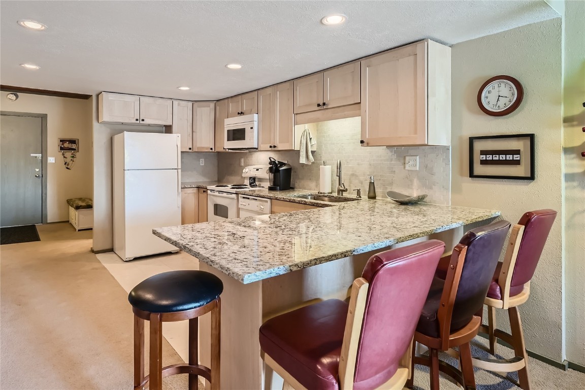 4200 Lodge Pole CIRCLE G4