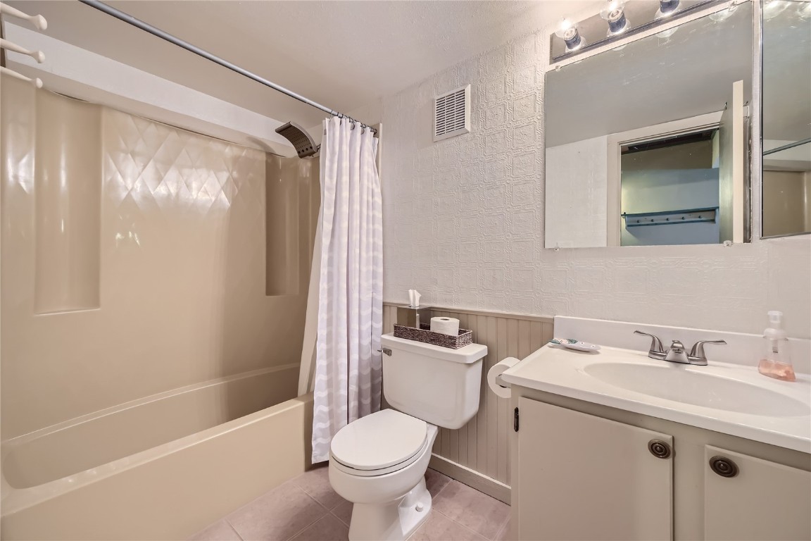 4200 Lodge Pole CIRCLE G4