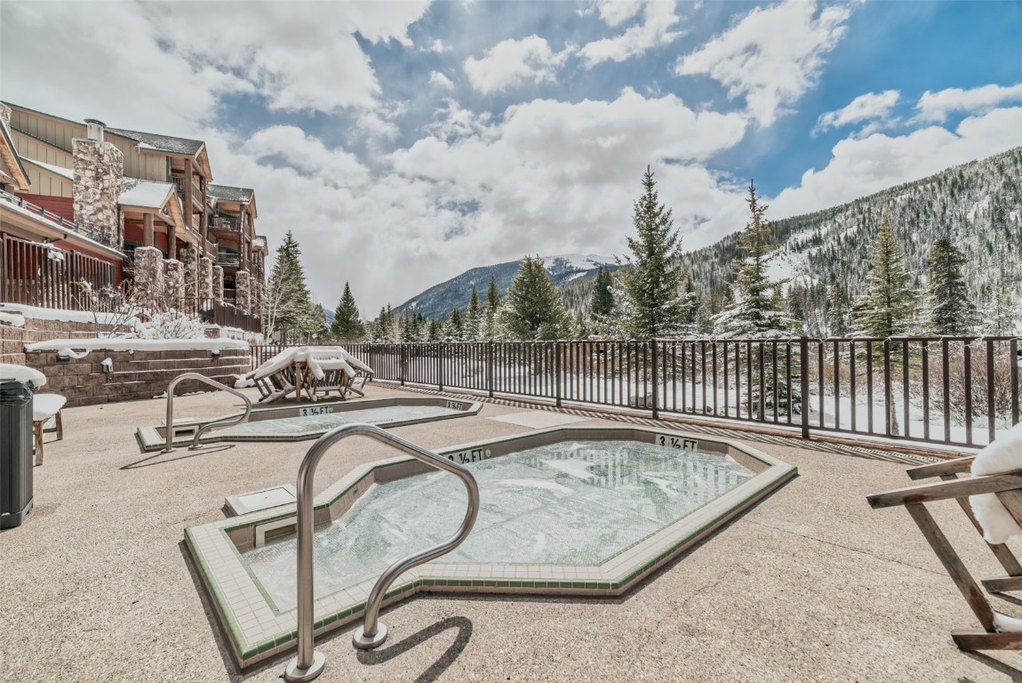 22714 Us Highway 6 5992