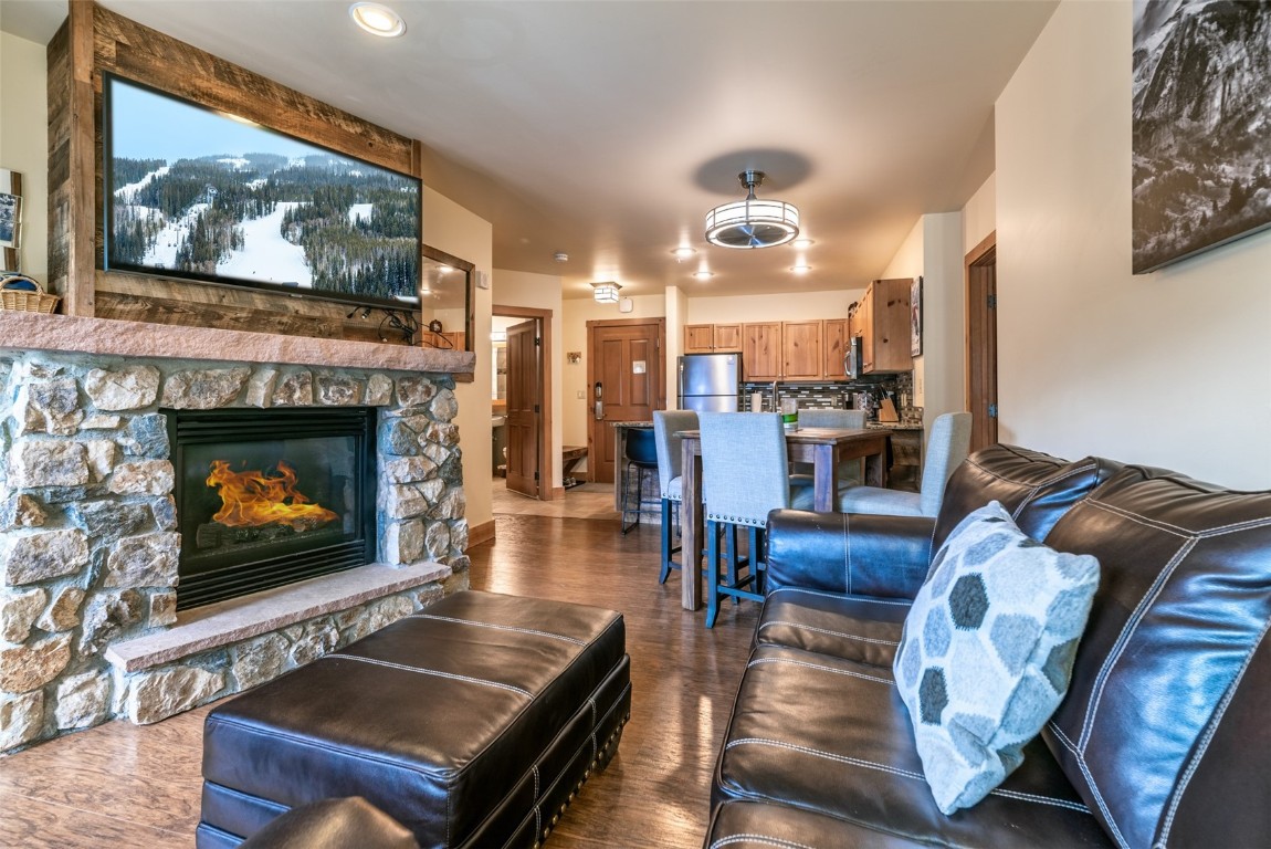 135 Dercum DRIVE 8573