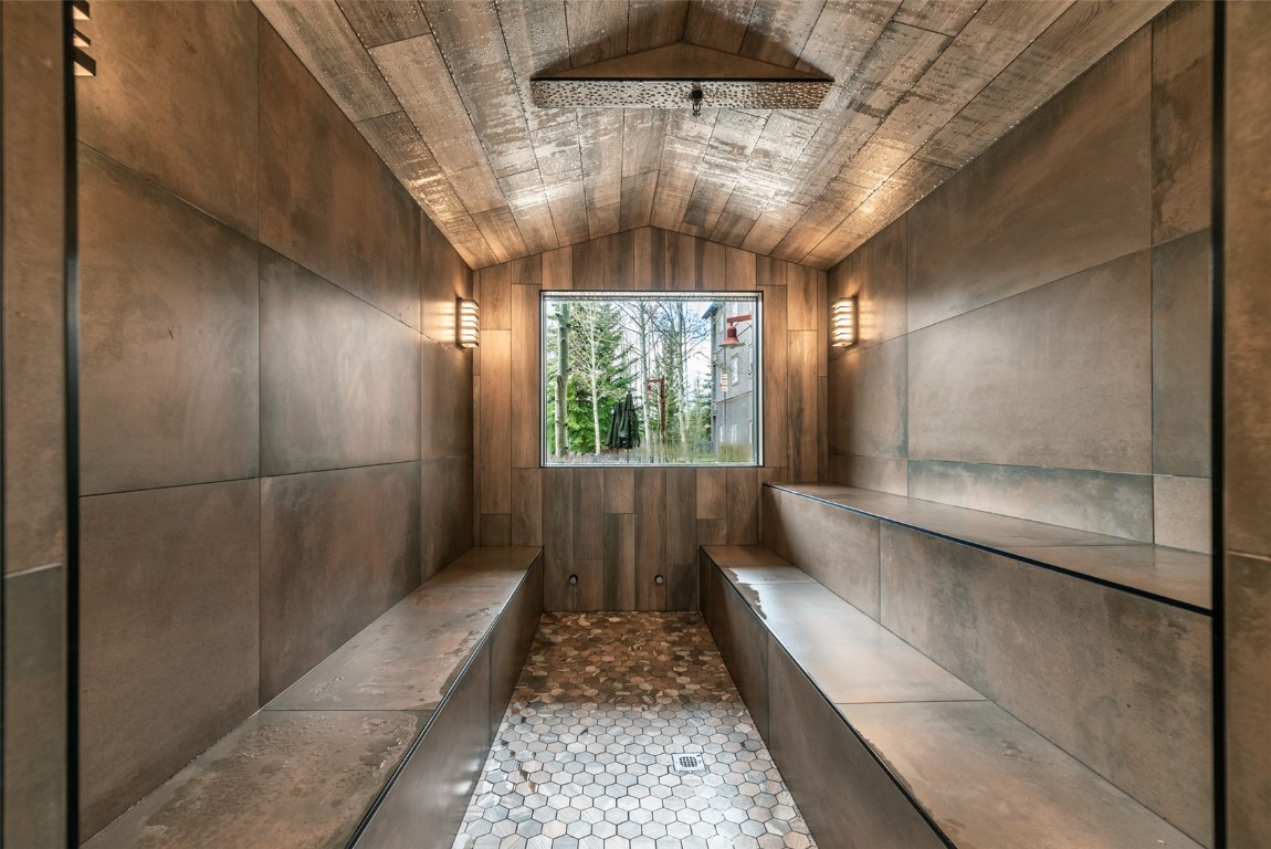 135 Dercum DRIVE 8573